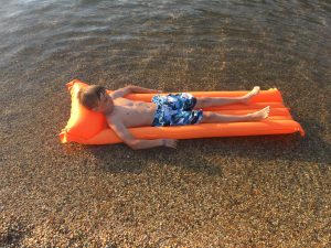 lago di levico in campeggio