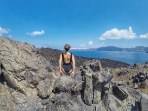 cosa vedere intorno a santorini in barca
